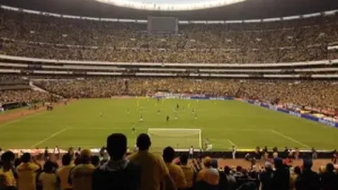 “[中国花滑]女子单人短节目赛场绽放三朵中国金花风采”