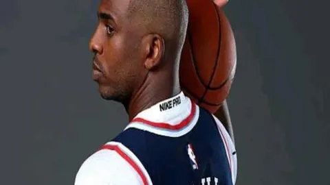 足球魅力：超越视觉，彰显毅力和奋斗精神