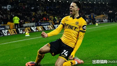 曼联今昔对比鲜明，即便弗格森归来亦难止跌势，亟需重燃“曼联梦”精神传承。